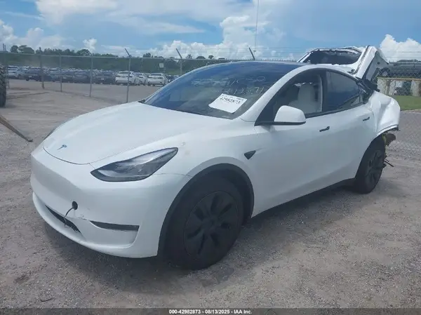 7SAYGDEE9SA342271 2025 TESLA MODEL Y - Image 2
