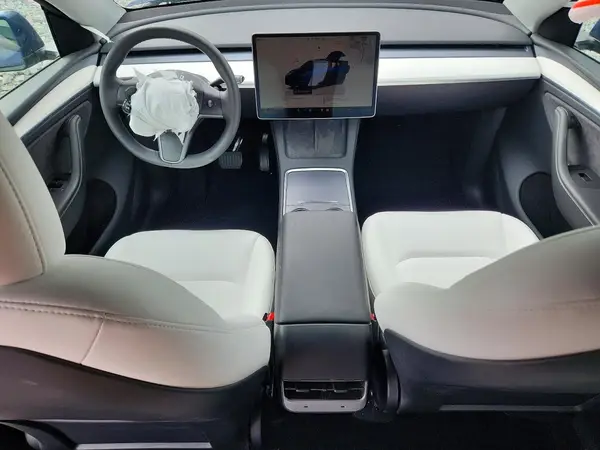 7SAYGDEE9SA343324 2025 TESLA MODEL Y - Image 8