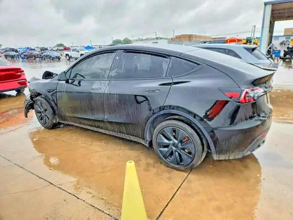 7SAYGDEE9SA344604 2025 TESLA MODEL Y - Image 2