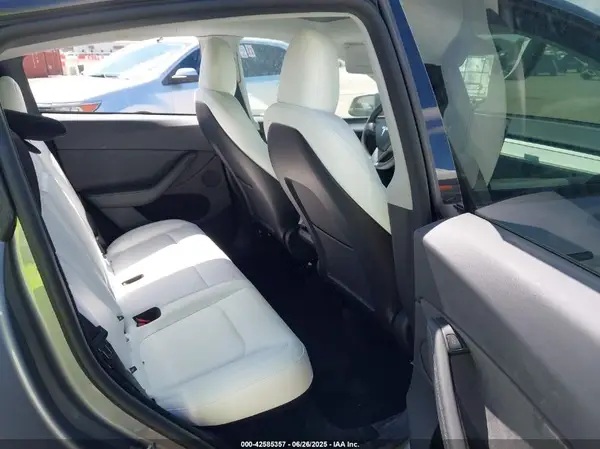 7SAYGDEE9SA351455 2025 TESLA MODEL Y - Image 8