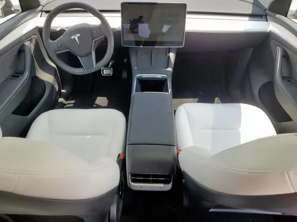 7SAYGDEE9SA351696 2025 TESLA MODEL Y - Image 8
