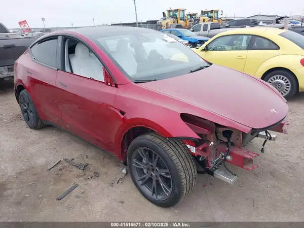 7SAYGDEE9SA352069 2025 TESLA MODEL Y - Image 1