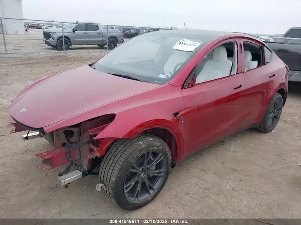 7SAYGDEE9SA352069 2025 TESLA MODEL Y - Image 2