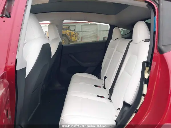 7SAYGDEE9SA352069 2025 TESLA MODEL Y - Image 8