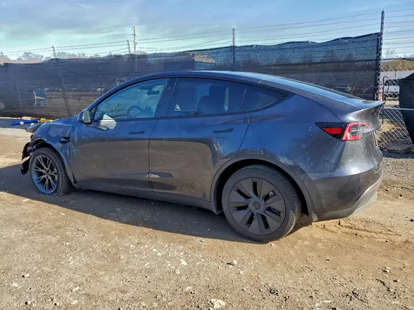7SAYGDEE9SA360463 2025 TESLA MODEL Y - Image 2