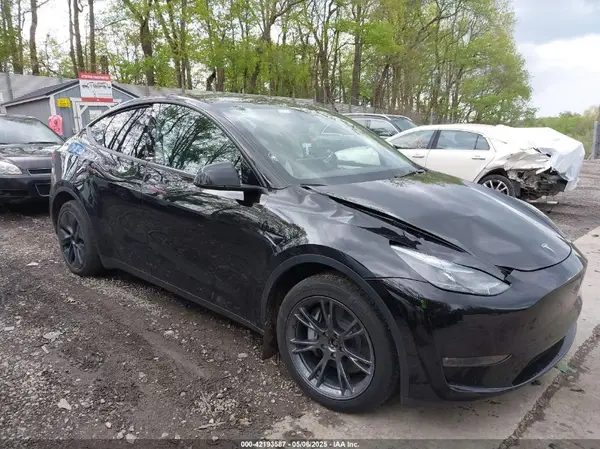 7SAYGDEE9SA367039 2025 TESLA MODEL Y - Image 1