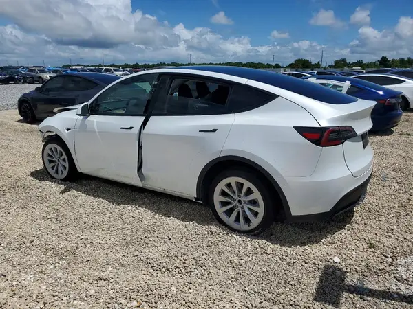7SAYGDEE9SA367154 2025 TESLA MODEL Y - Image 2