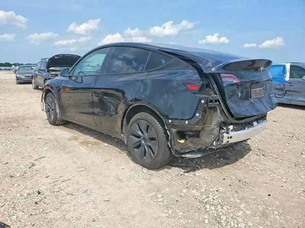 7SAYGDEE9SA369468 2025 TESLA MODEL Y - Image 2