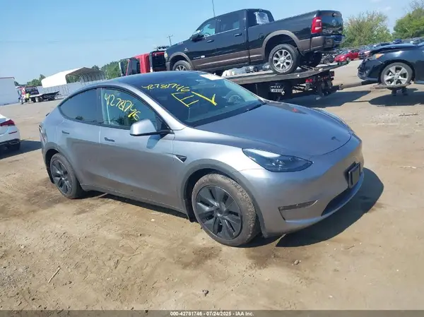 7SAYGDEE9SF219847 2025 TESLA MODEL Y - Image 1