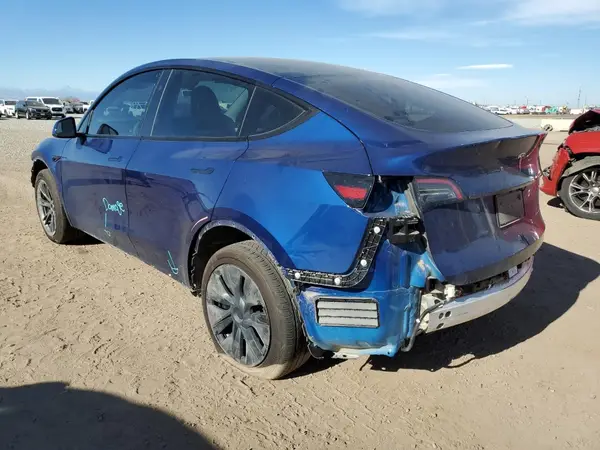 7SAYGDEE9SF234610 2025 TESLA MODEL Y - Image 2