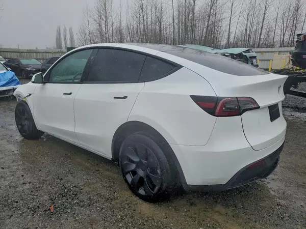 7SAYGDEE9SF236020 2025 TESLA MODEL Y - Image 2