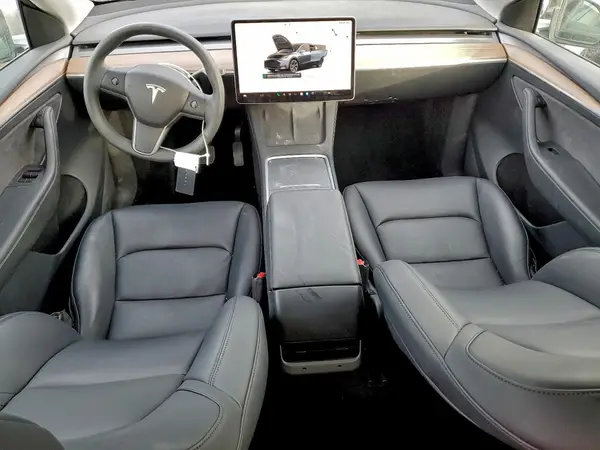 7SAYGDEE9SF238107 2025 TESLA MODEL Y - Image 8