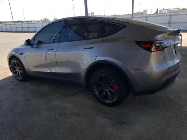7SAYGDEE9SF240505 2025 TESLA MODEL Y - Image 2