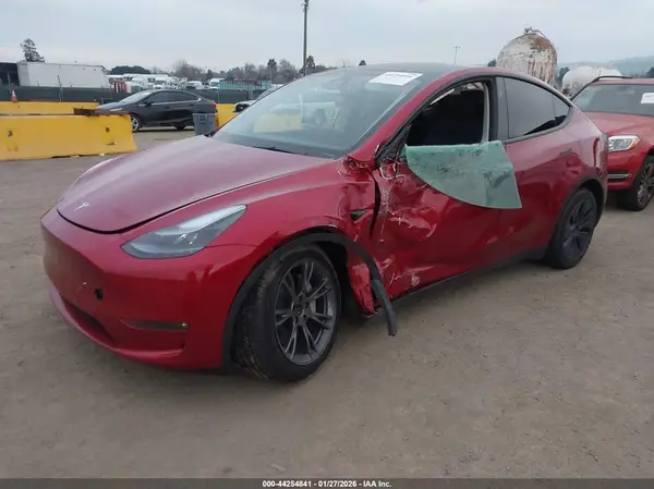 7SAYGDEE9SF248975 2025 TESLA MODEL Y - Image 2