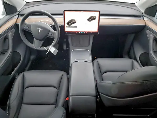 7SAYGDEE9SF260480 2025 TESLA MODEL Y - Image 8