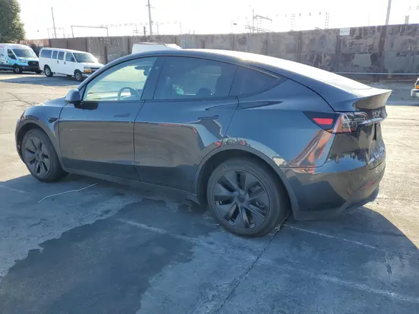 7SAYGDEE9SF263959 2025 TESLA MODEL Y - Image 2