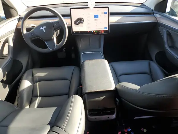 7SAYGDEE9SF263959 2025 TESLA MODEL Y - Image 8