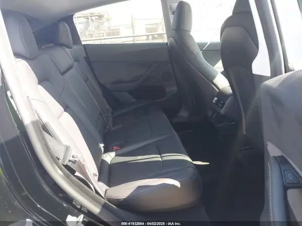 7SAYGDEE9SF278607 2025 TESLA MODEL Y - Image 8