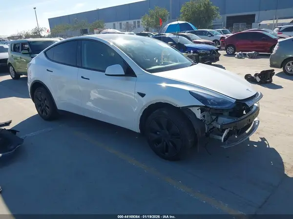 7SAYGDEE9SF281460 2025 TESLA MODEL Y - Image 1