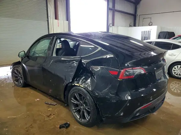 7SAYGDEE9SF291213 2025 TESLA MODEL Y - Image 2