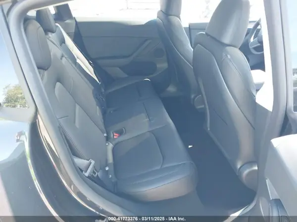 7SAYGDEE9SF298193 2025 TESLA MODEL Y - Image 8