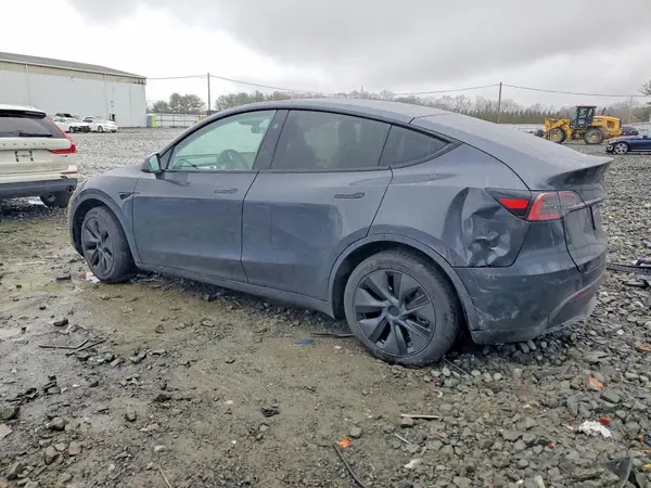 7SAYGDEE9SF298212 2025 TESLA MODEL Y - Image 2