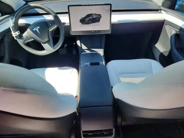 7SAYGDEE9SF298212 2025 TESLA MODEL Y - Image 8