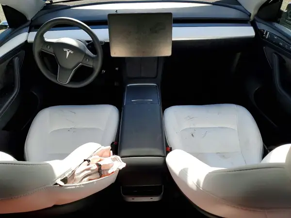 7SAYGDEE9SF298551 2025 TESLA MODEL Y - Image 8