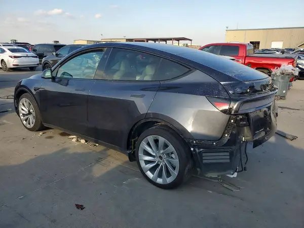 7SAYGDEE9TA380472 2026 TESLA MODEL Y - Image 2