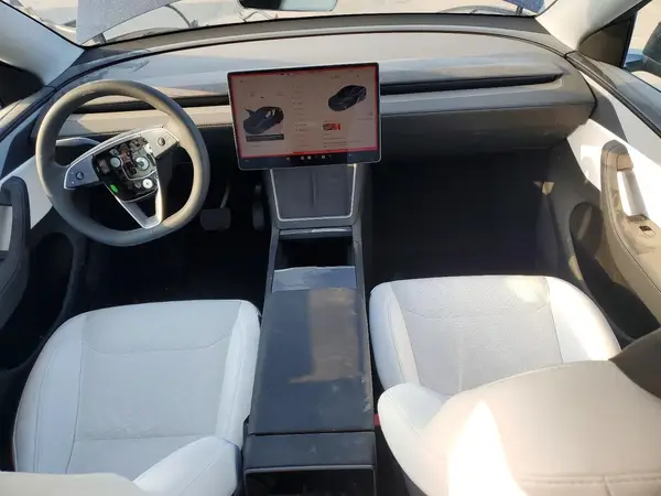 7SAYGDEE9TA380472 2026 TESLA MODEL Y - Image 8