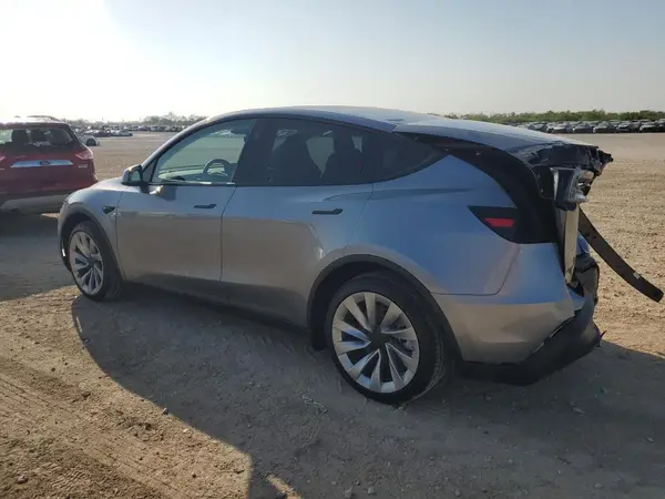7SAYGDEE9TA382707 2026 TESLA MODEL Y - Image 2