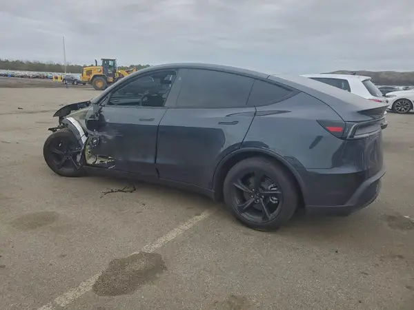 7SAYGDEE9TA385638 2026 TESLA MODEL Y - Image 2