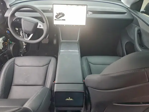 7SAYGDEE9TA385638 2026 TESLA MODEL Y - Image 8