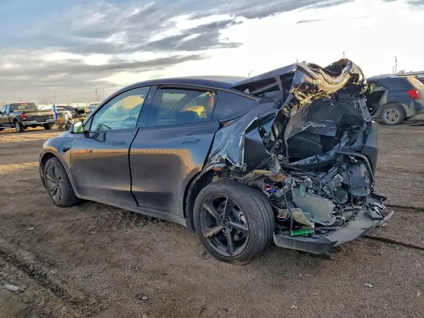 7SAYGDEE9TA385798 2026 TESLA MODEL Y - Image 2