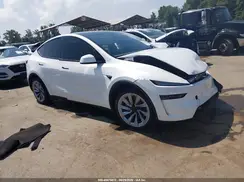 7SAYGDEE9TA389768 2026 TESLA MODEL Y