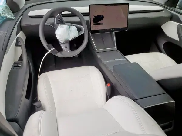 7SAYGDEE9TA404852 2026 TESLA MODEL Y - Image 8