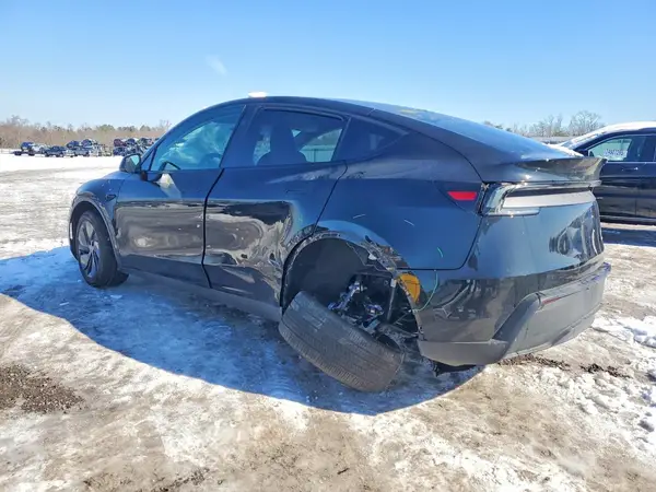 7SAYGDEE9TA418928 2026 TESLA MODEL Y - Image 2