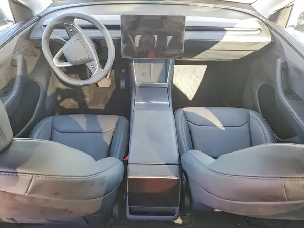 7SAYGDEE9TA418928 2026 TESLA MODEL Y - Image 8