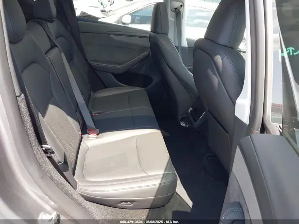 7SAYGDEE9TA428228 2026 TESLA MODEL Y - Image 8