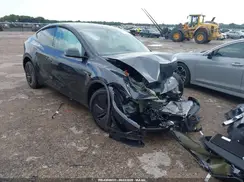 7SAYGDEE9TA440217 2026 TESLA MODEL Y