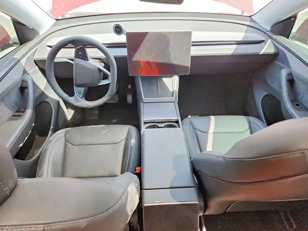 7SAYGDEE9TA446583 2026 TESLA MODEL Y - Image 8