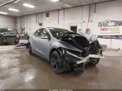 7SAYGDEE9TA631636 2026 TESLA MODEL Y