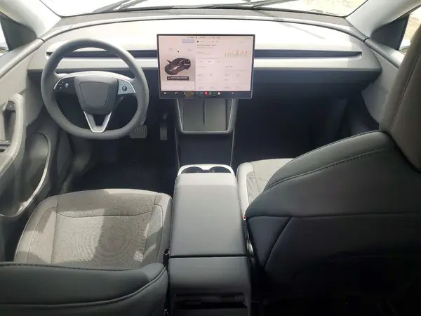 7SAYGDEE9TA686264 2026 TESLA MODEL Y - Image 8