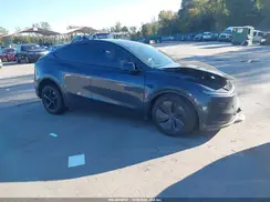 7SAYGDEE9TA714113 2026 TESLA MODEL Y