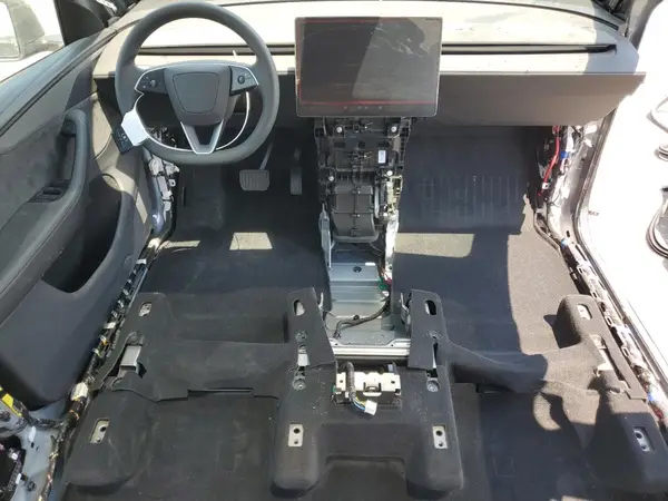 7SAYGDEE9TF325040 2026 TESLA MODEL Y - Image 8