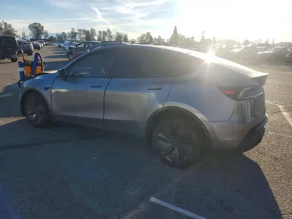 7SAYGDEE9TF329024 2026 TESLA MODEL Y - Image 2