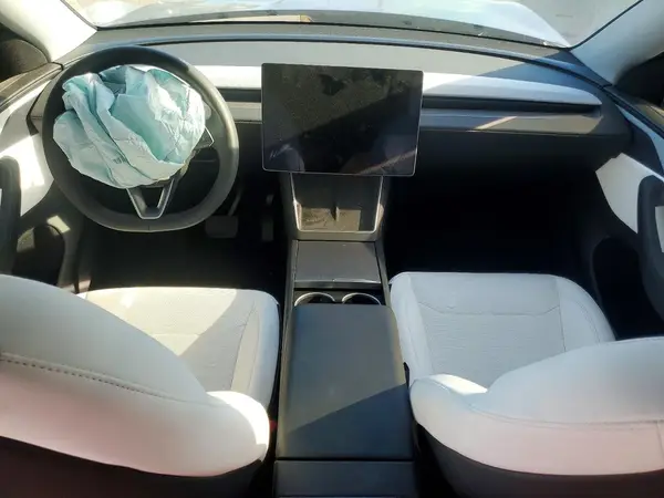 7SAYGDEE9TF329024 2026 TESLA MODEL Y - Image 8