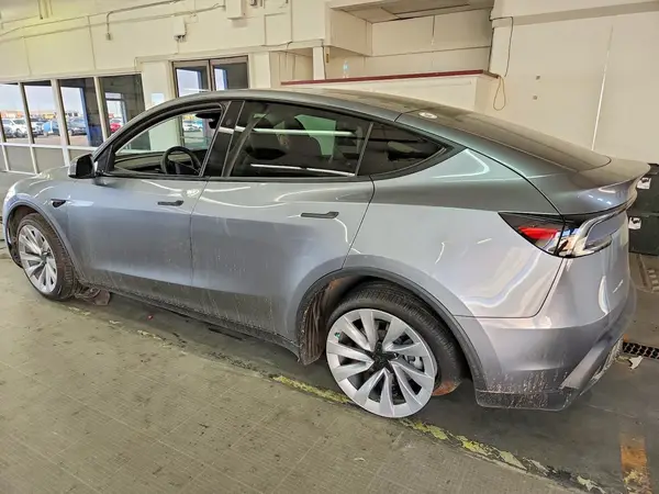 7SAYGDEE9TF331503 2026 TESLA MODEL Y - Image 2