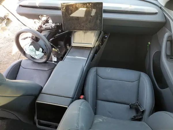 7SAYGDEE9TF336121 2026 TESLA MODEL Y - Image 8