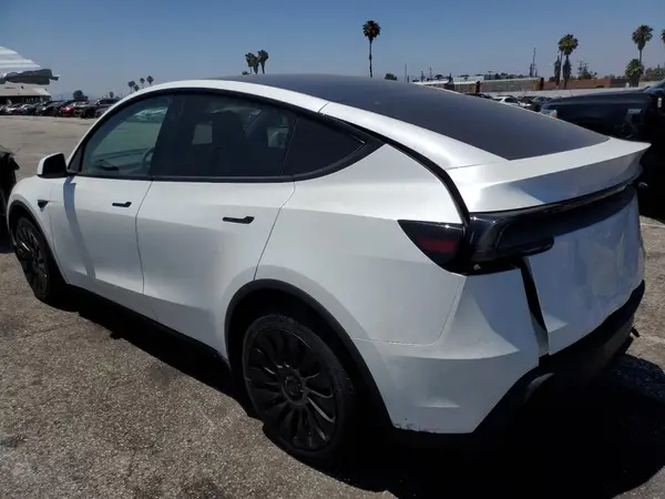 7SAYGDEE9TF339116 2026 TESLA MODEL Y - Image 2